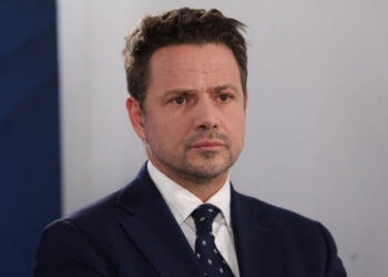 Мер Варшави хоче посилити вимоги програми допомоги дітям для українців