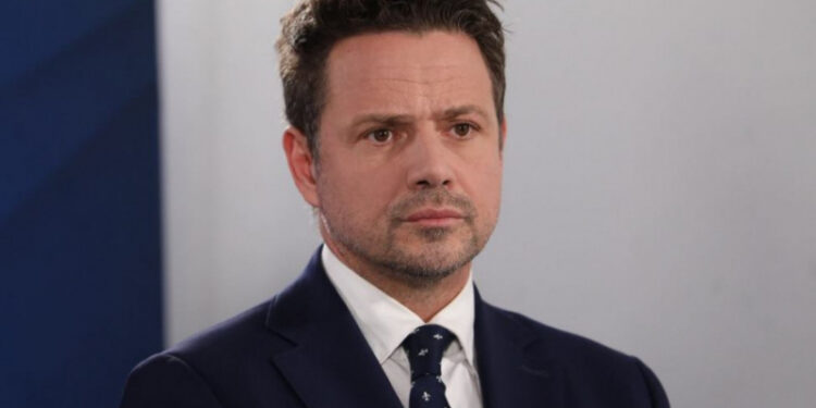 Мер Варшави хоче посилити вимоги програми допомоги дітям для українців