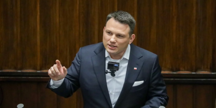 У Сеймі Польщі дискутували про виплату українцям допомоги 800+