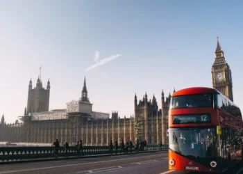 Велика Британія спростить правила в’їзду українцям