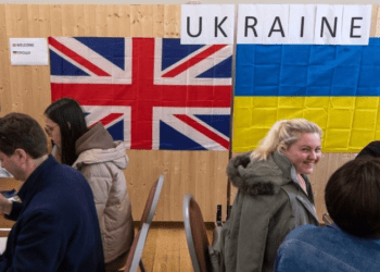 Українські біженці у Британії можуть втратити роботу та житло: ЗМІ розкривають проблему