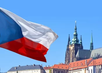 Допомога для українців у Чехії 2025: скільки грошей можна отримати та як подати заявку