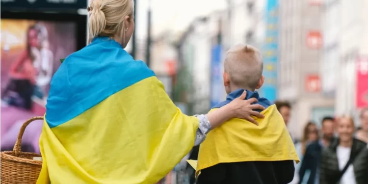 Українці за кордоном можуть отримати допомогу по безробіттю: що потрібно знати