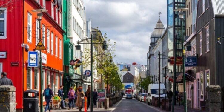 Життя українських біженців в Ісландії: між холодними пейзажами та теплим прийомом