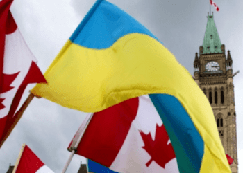 Посилення правил для українських біженців у США та Канаді