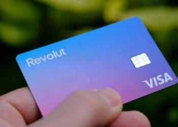 Фінтех-компанія Revolut оголосила про розширення доступних послуг для українців