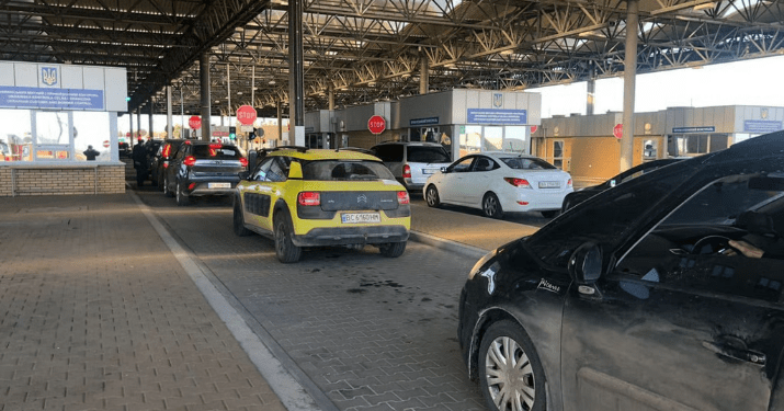 Продати чи зареєструвати — що робити з українськими авто в ЄС