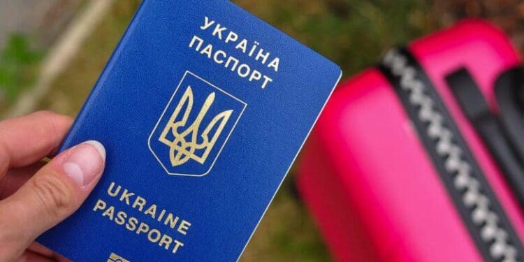 Чи можна українцям в’їжджати на територію ЄС з продовженим закордонним паспортом