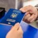 МВС врегулювало новий порядок отримання паспортів для чоловіків за кордоном