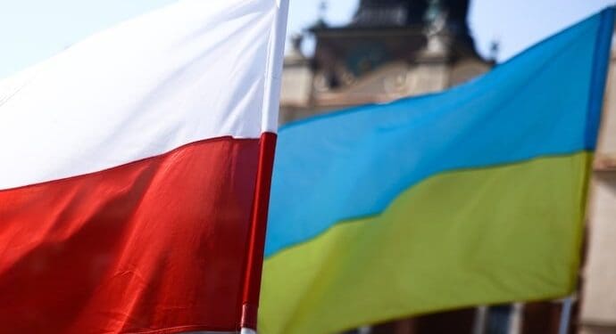 У Польщі молодь дедалі гірше ставиться до українців. Опитування