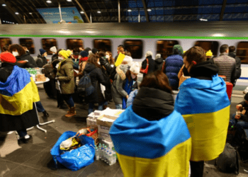 Для 240 тисяч українців у США можуть скасувати тимчасовий правовий статус і депортувати – Reuters