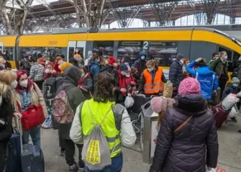 Десятки тисяч українців втратили статус біженців у Швейцарії