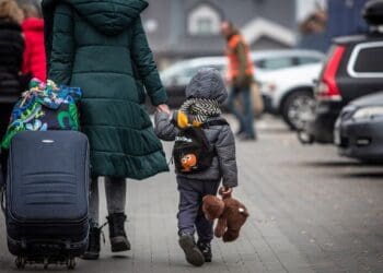 Одна з країн ЄС планує посилити обмеження на виплати через потік біженців з України