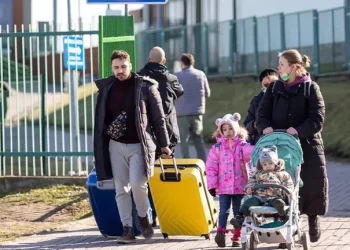 Як виїхати з дитиною за кордон під час війни: що треба знати, зокрема, і чоловікам