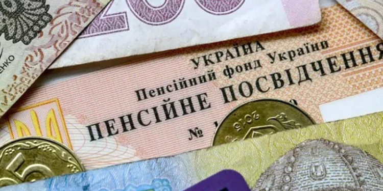Кабмін спростив процедуру отримання пенсій для українців за кордоном, ВПО і на ТОТ