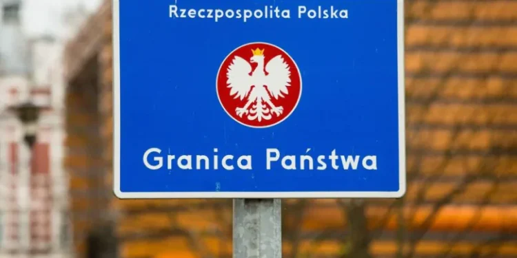 Зміни при працевлаштуванні біженців у Польщі: Сенат схвалив резонансний законопроєкт