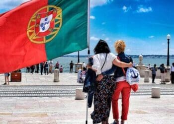 Страхування для вʼїзду до Португалії в 2025 році: що варто знати українським біженцям