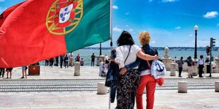 Страхування для вʼїзду до Португалії в 2025 році: що варто знати українським біженцям