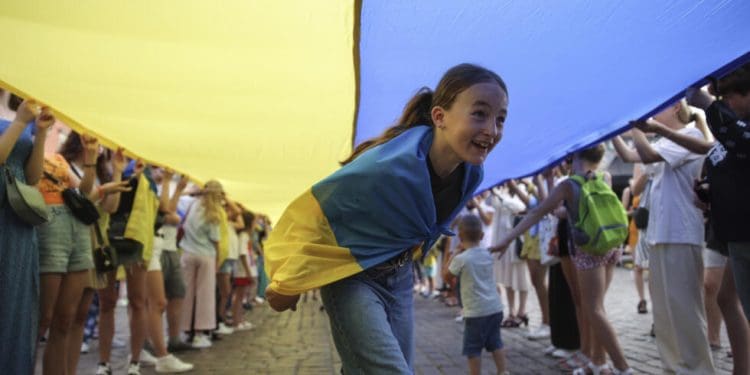 Як українці піднімають польську економіку і які проблеми Польщі вирішують