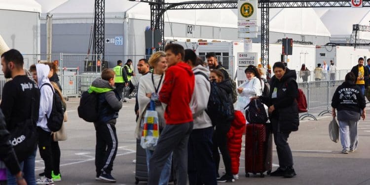 Берлін фіксує зростання кількості нападів на біженців через праворадикальну злочинність