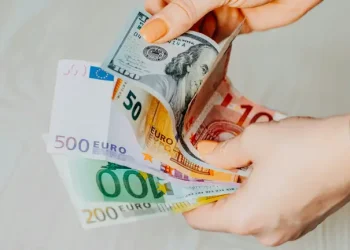 “Мінімалка” понад 2 000 євро: в яких країнах ЄС найвищі зарплати, а де – найнижчі