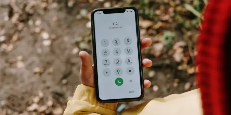 Запам’ятайте всього 3 цифри: як викликати “швидку” та поліцію в Польщі