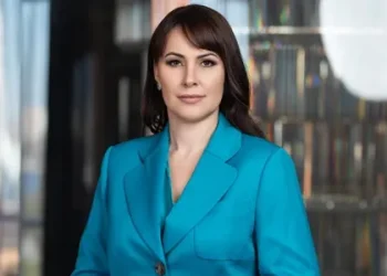 Державі слід опікуватись ВПО, а не сприяти укоріненню українців за кордоном, – Татік