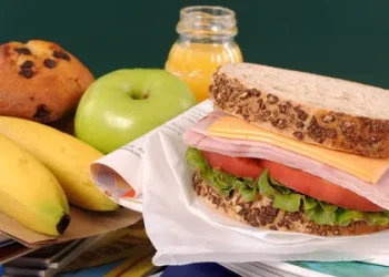 Понад 40% дітей мають надмірну вагу. Школи Іспанії оголосили боротьбу з ожирінням: як зміниться харчування