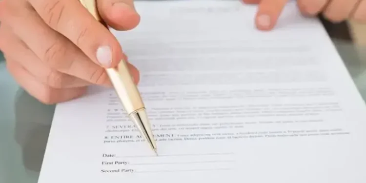 Нові моделі трудових контрактів у Європі: що змінюється для українських біженців