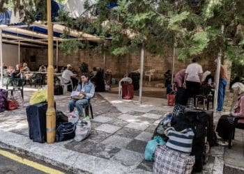 Більшість хочуть залишитись. Скільки біженців повернеться в Україну після війни