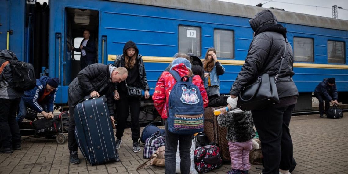У Єврокомісії спрогнозували, коли українські біженці почнуть масово повертатися додому