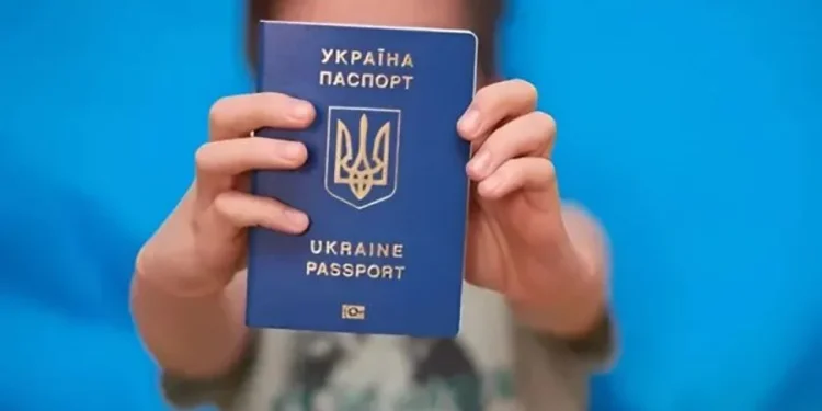 Закордонний паспорт для дитини: як і де оформити, перелік необхідних документів