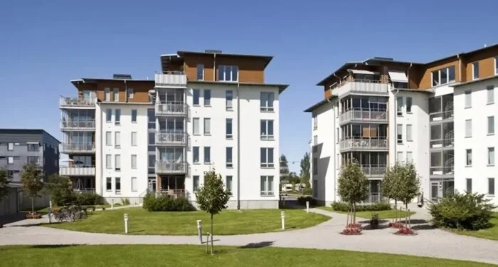 Українці масово купують житло в одній країні за готівку