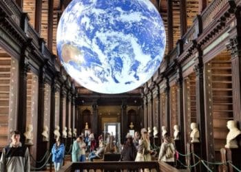 Українські школярі в Ірландії відвідали одну з найкрасивіших бібліотек світу