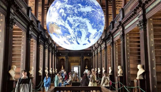 Українські школярі в Ірландії відвідали одну з найкрасивіших бібліотек світу