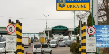 Виїзд за кордон 2025: хто з чоловіків має право і чи будуть зміни з 1 червня