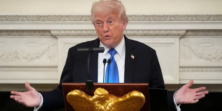 Трамп пропонує депортувати зі США 200 тисяч українців: подробиці від WP