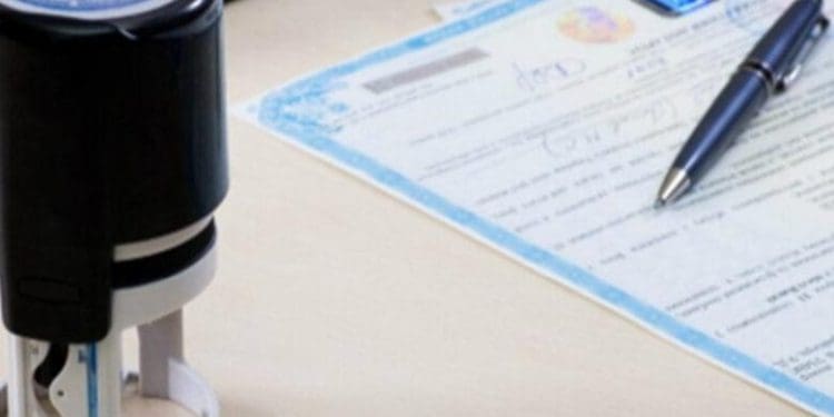 Як українцям отримати дублікат свідоцтва про народження або шлюб, перебуваючи за кордоном