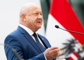 Канцлер Австрії проштовхує реформу системи надання притулку в ЄС