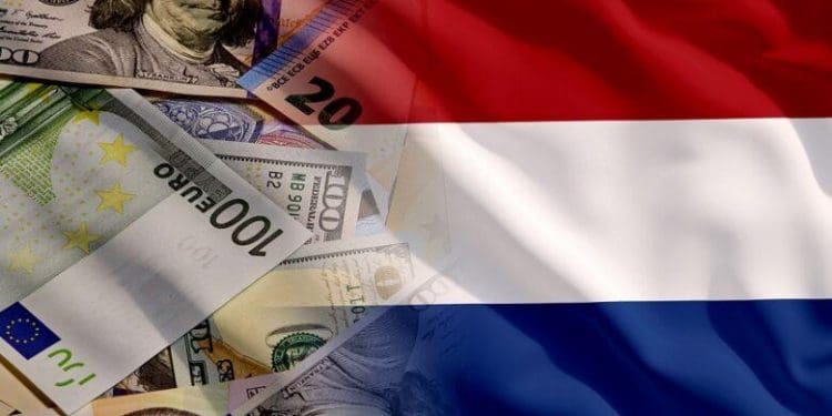 Завжди мати готівку вдома: що слід знати українським біженцям у Нідерландах