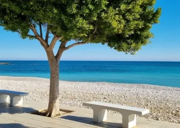 Естетика як на Санторіні, але значно дешевше: ідеальне місце в Іспанії для бюджетного відпочинку