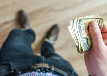 Суттєво вища, ніж в Україні: яка мінімальна зарплата у Латвії