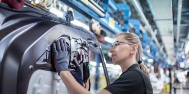 Кабмін врегулював питання включення періодів роботи за кордоном для призначення пенсії за віком