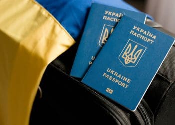 Українським біженцям продовжили тимчасовий захист у ЄС ще на рік