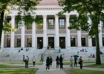 Студенти-іноземці зможуть поновитися на навчанні в Гарварді та інших американських вишах. Але є нюанс