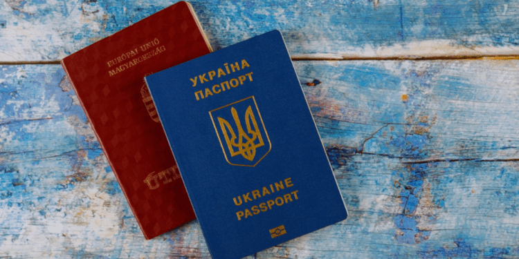 Кабмін вирішуватиме, з якими країнами дозволяти множинне громадянство українцям