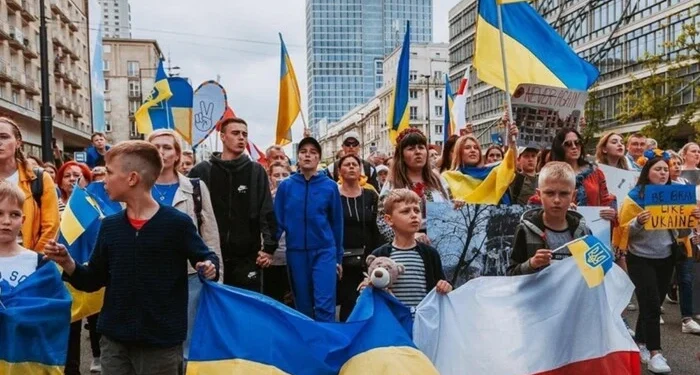 Поляки різко змінили відношення до українців: опитування