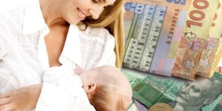 Народження дитини за кордоном: як українцям оформити документи і отримати допомогу