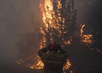 У Греції людей закликали евакуюватися: що відбувається