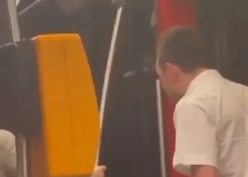 У Чехії судитимуть водія, який вдарив та вигнав українців з трамвая